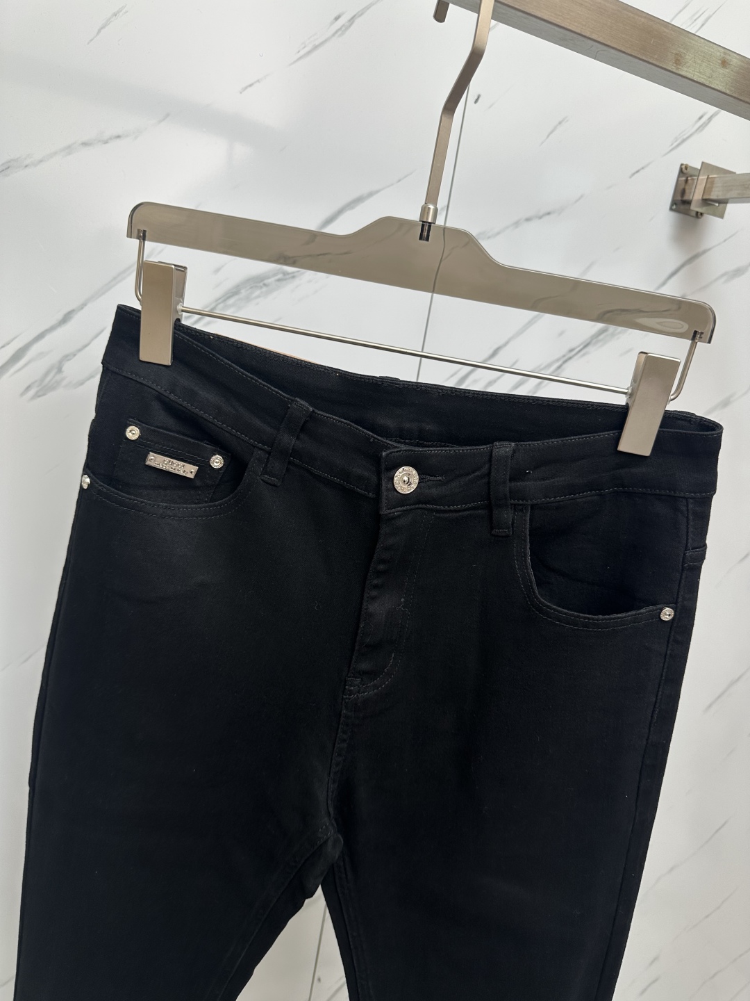 Gucci Black Wash Denim Jeans with Signature Logo and Hardware Details 5 cmp i1741435733607 9514 0 3