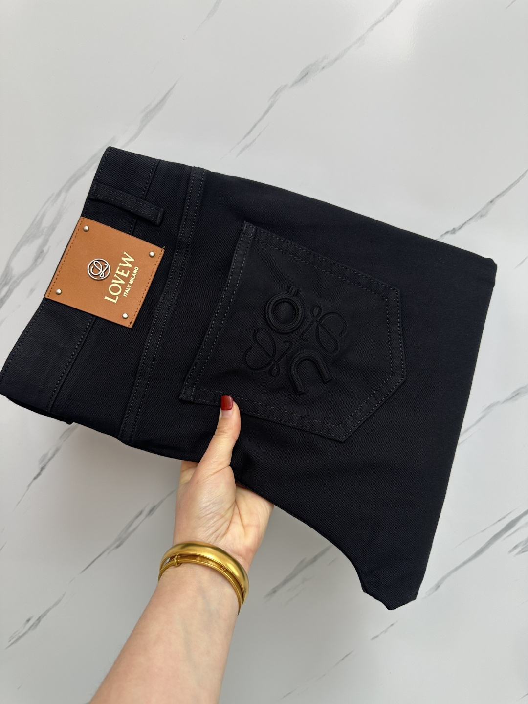 NO:161195,LOV official website counter is available simultaneously, original singles, super stylish jeans, customized original washing denim fabric, unique design, top-grade printed craft letter pattern logo, original hardware and auxiliary decoration, extremely superior jeans, the materials and craftsmanship are extremely luxurious and exquisite, extremely high-end, handsome and stylish, recommended, digits 29-38, jeans, alexander wang19860909LOV 官网专柜同步有售,原单狠货,超级有范儿的一款牛仔裤,定制原版水洗牛仔面料,独特设计,顶级印花工艺字母图案logo,原版五金辅料装饰,极为翘楚的一款牛仔裤,用料与工艺都极致奢华精湛,档次极高,上身帅气有型,推荐,码数29—38,,jeans,alexander wang,Men's clothing