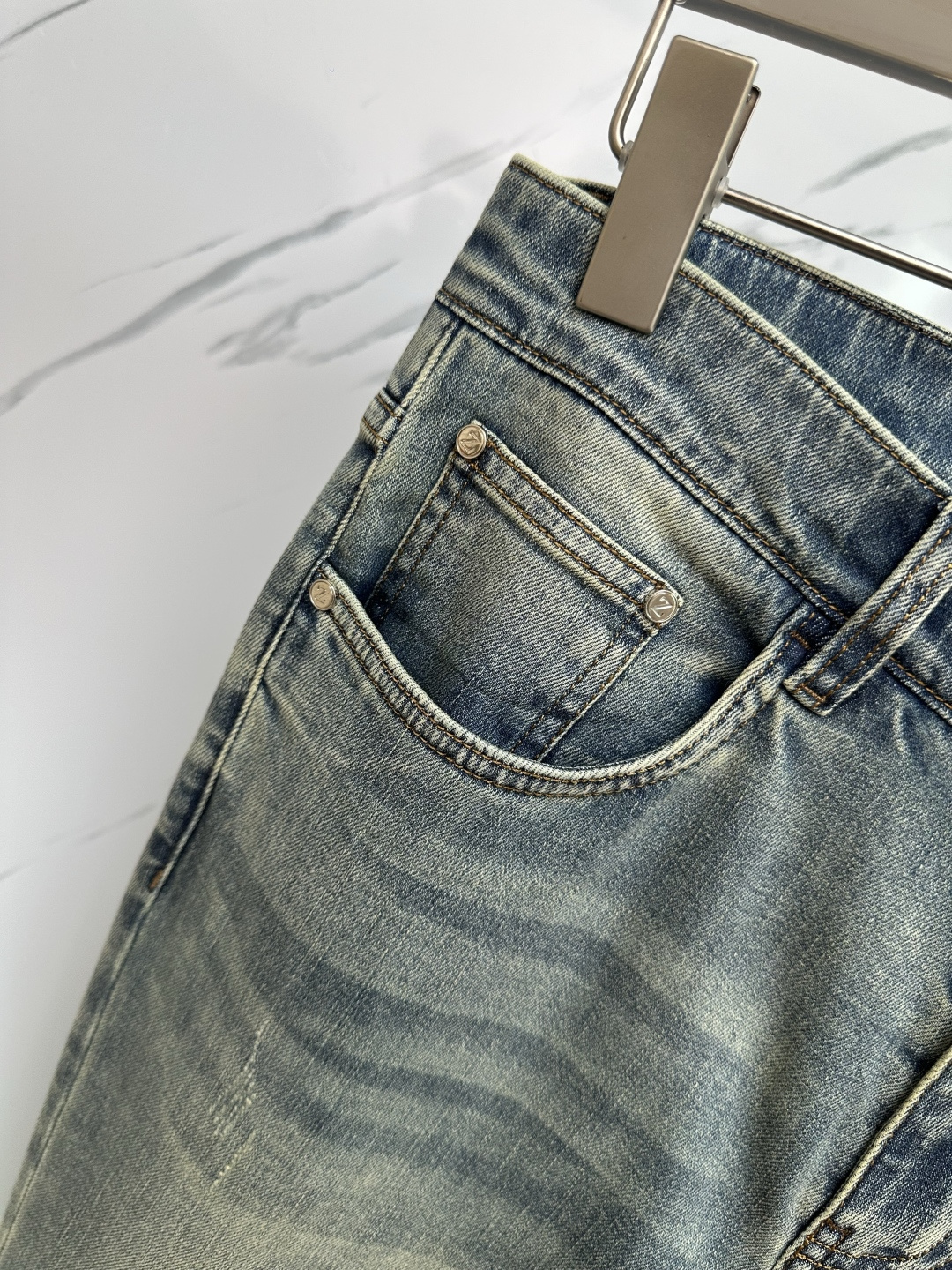 Luxurious Custom-Made Jeans with Unique Design and Top Printing Logo - 图片 5