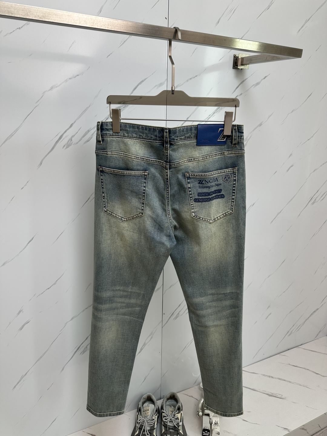 Luxurious Custom-Made Jeans with Unique Design and Top Printing Logo - 图片 9