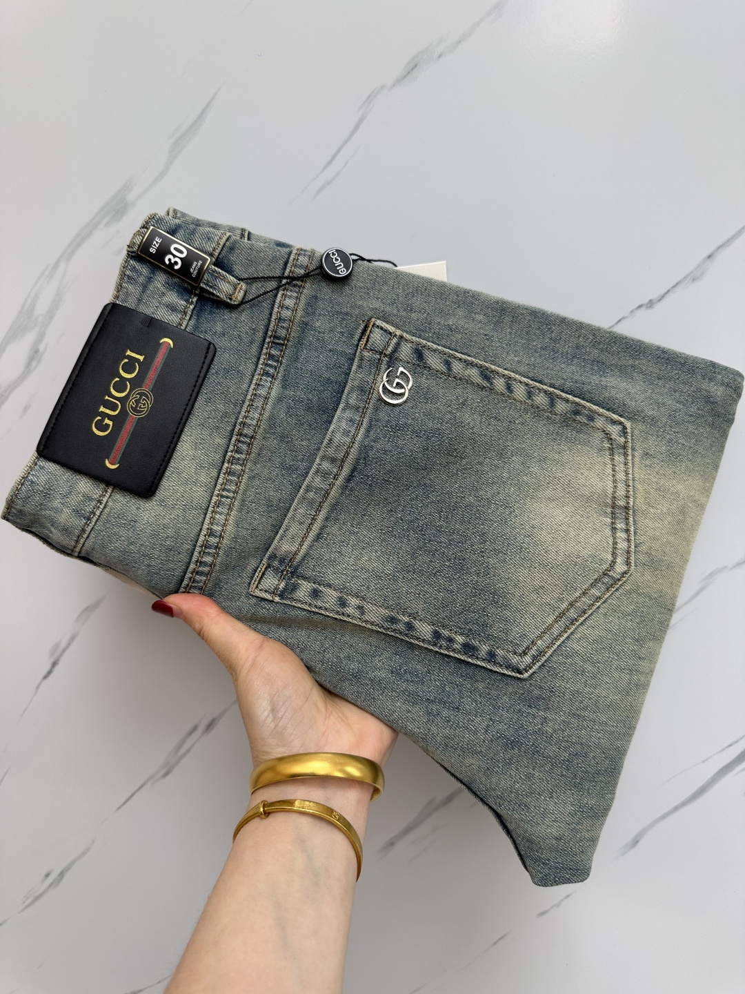 NO:146419,GUCCI official website counter is available simultaneously, original singles, super stylish jeans, customized original washing denim fabric, unique design, top-grade printing craft letter pattern logo, original hardware and auxiliary decoration, extremely superior jeans, the materials and craftsmanship are extremely luxurious and exquisite, extremely high-end, handsome and stylish, recommended, size 29-38, gucci, jeans, alexander wang19860909GUCCI 官网专柜同步有售,原单狠货,超级有范儿的一款牛仔裤,定制原版水洗牛仔面料,独特设计,顶级印花工艺字母图案logo,原版五金辅料装饰,极为翘楚的一款牛仔裤,用料与工艺都极致奢华精湛,档次极高,上身帅气有型,推荐,码数29—38,,gucci,jeans,alexander wang,Men's clothing