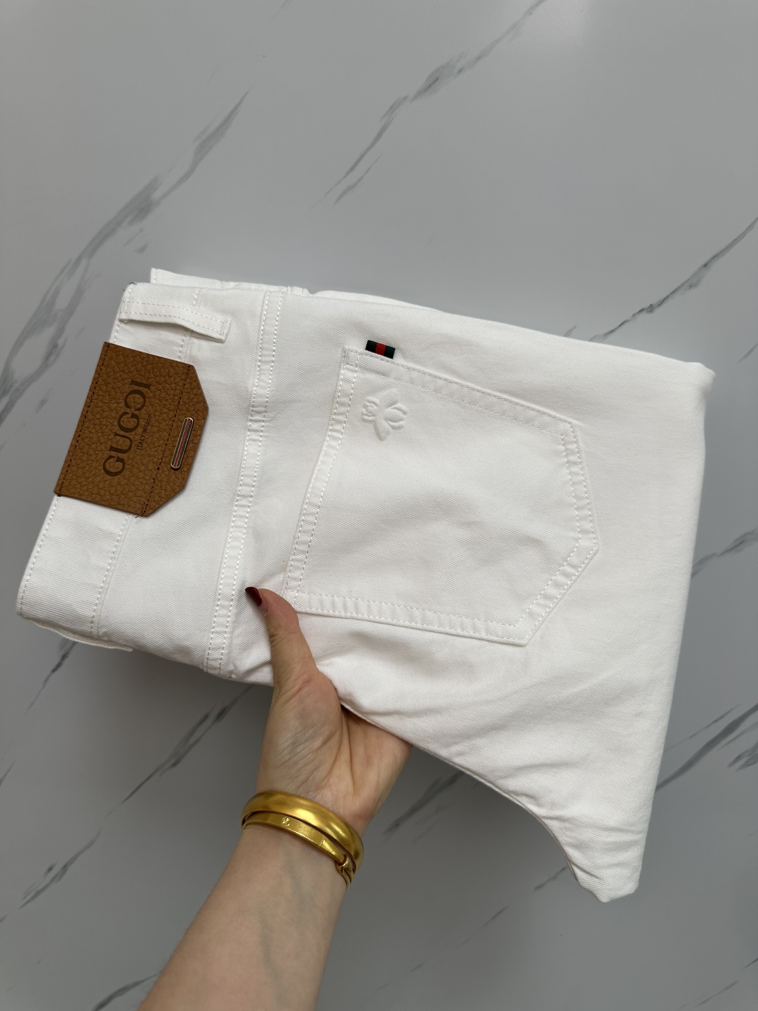 NO:162640,GUCCI official website counter is available simultaneously, original singles, super stylish jeans, customized original washing denim fabric, unique design, top-grade printing craft letter pattern logo, original hardware and auxiliary decoration, extremely superior jeans, the materials and craftsmanship are extremely luxurious and exquisite, extremely high-end, handsome and stylish, recommended, size 29-38, gucci, jeans, alexander wang19860909GUCCI 官网专柜同步有售,原单狠货,超级有范儿的一款牛仔裤,定制原版水洗牛仔面料,独特设计,顶级印花工艺字母图案logo,原版五金辅料装饰,极为翘楚的一款牛仔裤,用料与工艺都极致奢华精湛,档次极高,上身帅气有型,推荐,码数29—38,,gucci,jeans,alexander wang,Men's clothing