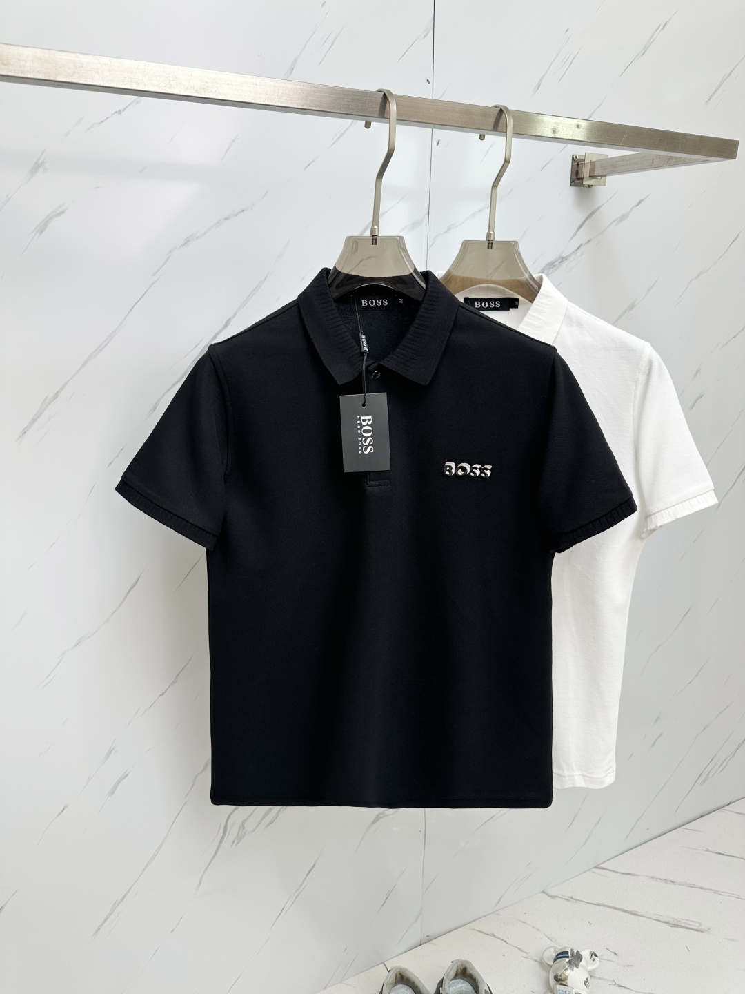 NO:428531,BOSS's latest and most top version of Polo shirt short sleeves, the best quality. Jade silk has the best production process imported fabrics, unique design of the counter model, and imported high-end custom imported feel first-class!  !  Code number M-3XL, T-shirt,alexander wang19860909BOSS 最新最顶级版本Polo衫短袖,最顶级的品质.玉蚕丝 顶级制作工艺进口面料,专柜款独特设计,采用进口高端订制进口手感一流！！码数M—3XL,,T-shirt,alexander wang,Men's clothing