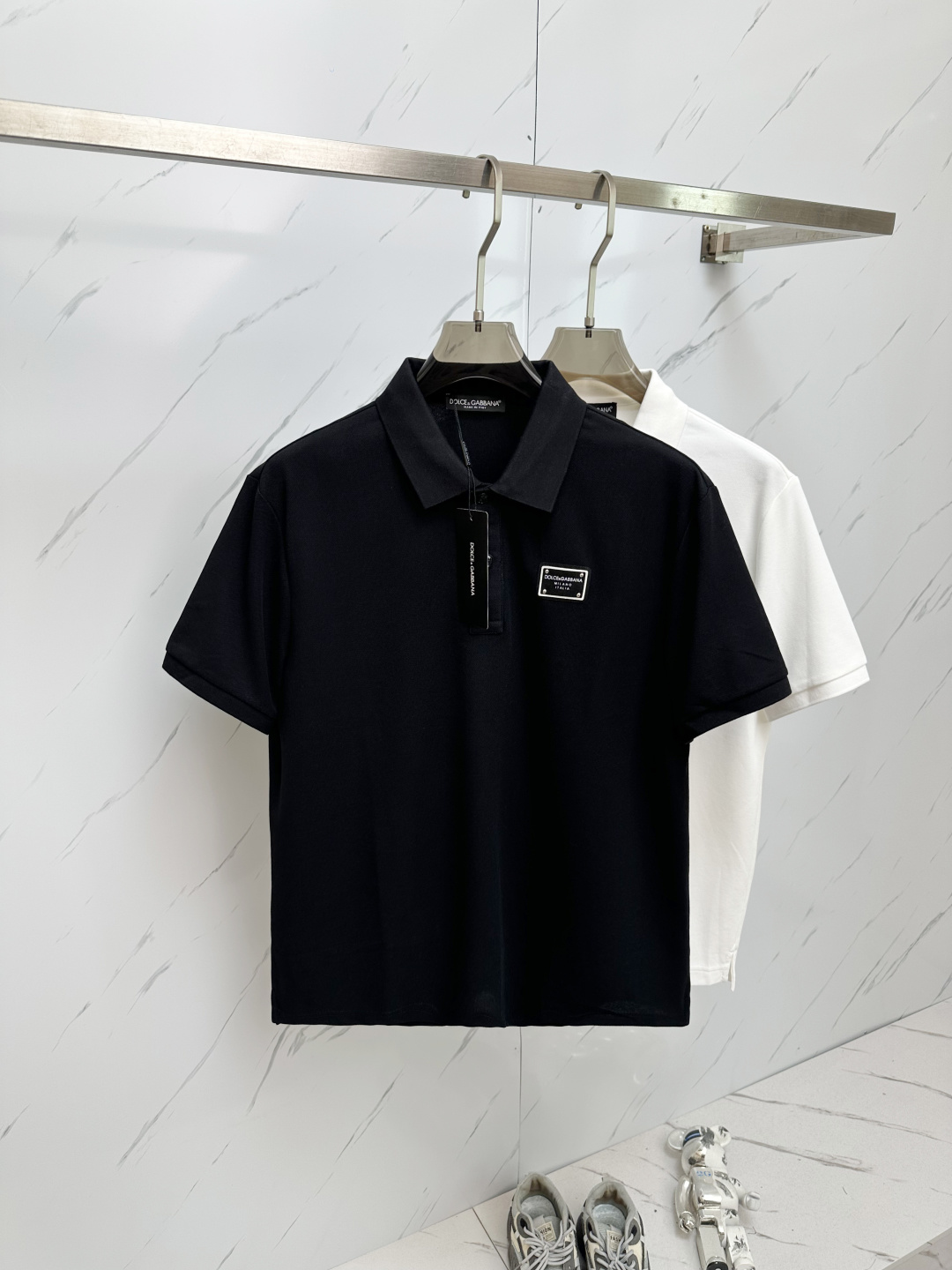 NO:452052,DG's latest and most top version of Polo shirt short sleeves, the best quality. Jade silk has the best production process imported fabrics, unique design of the counter model, imported high-end custom imported feel first-class!  !  Code number M-3XL, T-shirt,alexander wang19860909DG 最新最顶级版本Polo衫短袖,最顶级的品质.玉蚕丝 顶级制作工艺进口面料,专柜款独特设计,采用进口高端订制进口手感一流！！码数M—3XL,,T-shirt,alexander wang,Men's clothing