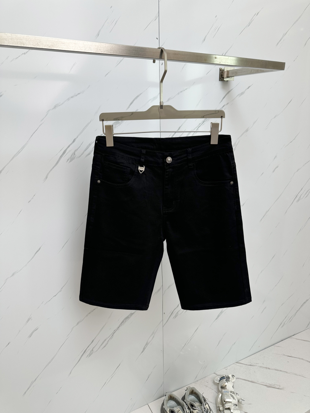 NO:146435,PRADA official website counter is available simultaneously, original singles, super stylish 5-point denim shorts Customized original washing denim fabric, unique design, top-grade printed craft letter pattern logo, original hardware and auxiliary decoration, extremely superior jeans, the materials and craftsmanship are extremely luxurious and exquisite, extremely high-end, handsome and stylish, recommended, size 29-38,,prada, shorts, jeans, alexander wang19860909PRADA 官网专柜同步有售,原单狠货,超级有范儿的一款5分牛仔短裤 定制原版水洗牛仔面料,独特设计,顶级印花工艺字母图案logo,原版五金辅料装饰,极为翘楚的一款牛仔裤,用料与工艺都极致奢华精湛,档次极高,上身帅气有型,推荐,码数29—38,,prada,shorts,jeans,alexander wang,Men's clothing