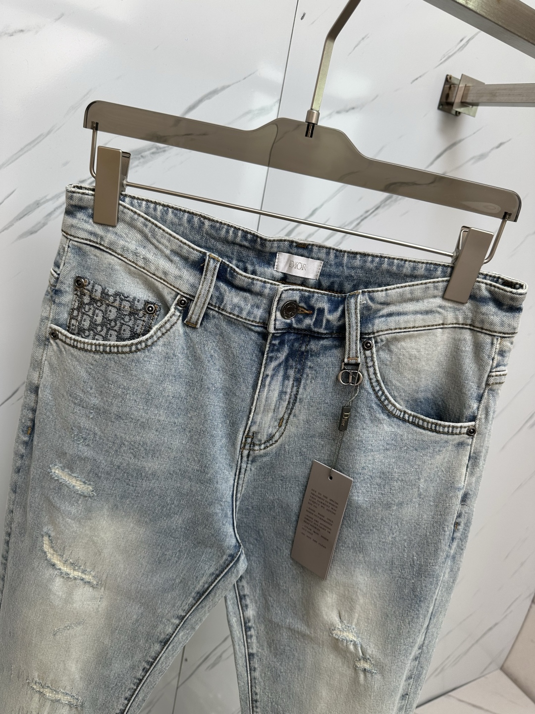 Dior 2025 New Original Jeans, Classic Logo Design, Full Label, Denim Fabric 5 cmp i1745839859939 2686 0 3