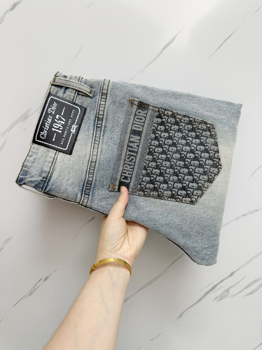 Dior 2025 New Original Jeans, Classic Logo Design, Full Label, Denim Fabric 2 cmp i1745839861325 5065 0 0
