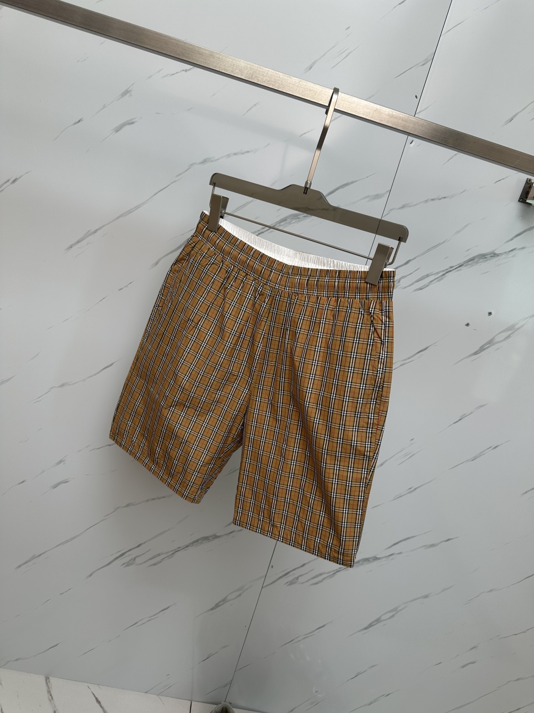 Burberry Men's Classic Checkered Shorts - Comfortable & Stylish 6 cmp i1747050829373 3636 0 4