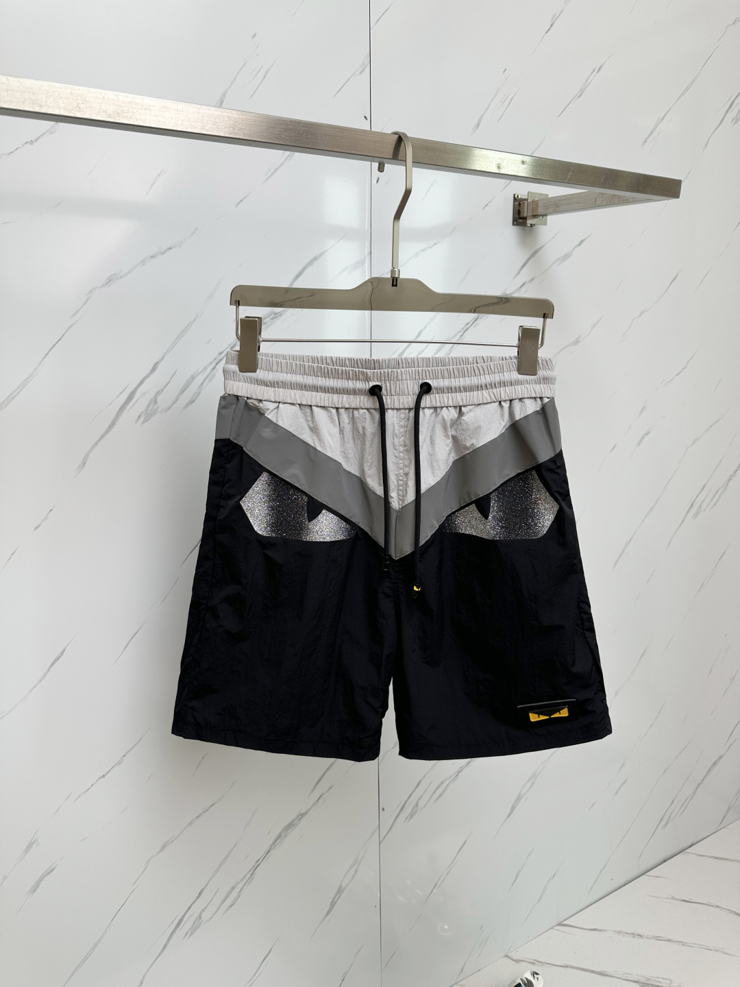 NO:444299,New summer shorts. Customized fabric, breathable and comfortable, impeccable details, brand elements design concept, reflecting high quality. The feel is delicate and soft!  It is casually cut, with a great upper body style!  Size M-3XL, shorts, alexander wang19860909夏季新款短裤.定制面料 透气舒适度高,细节无可挑剔,品牌元素设计理念,体现高品质.手感细腻柔软！呈现休闲裁剪,上身版型超赞！ 尺码M-3XL,,shorts,alexander wang,Men's clothing