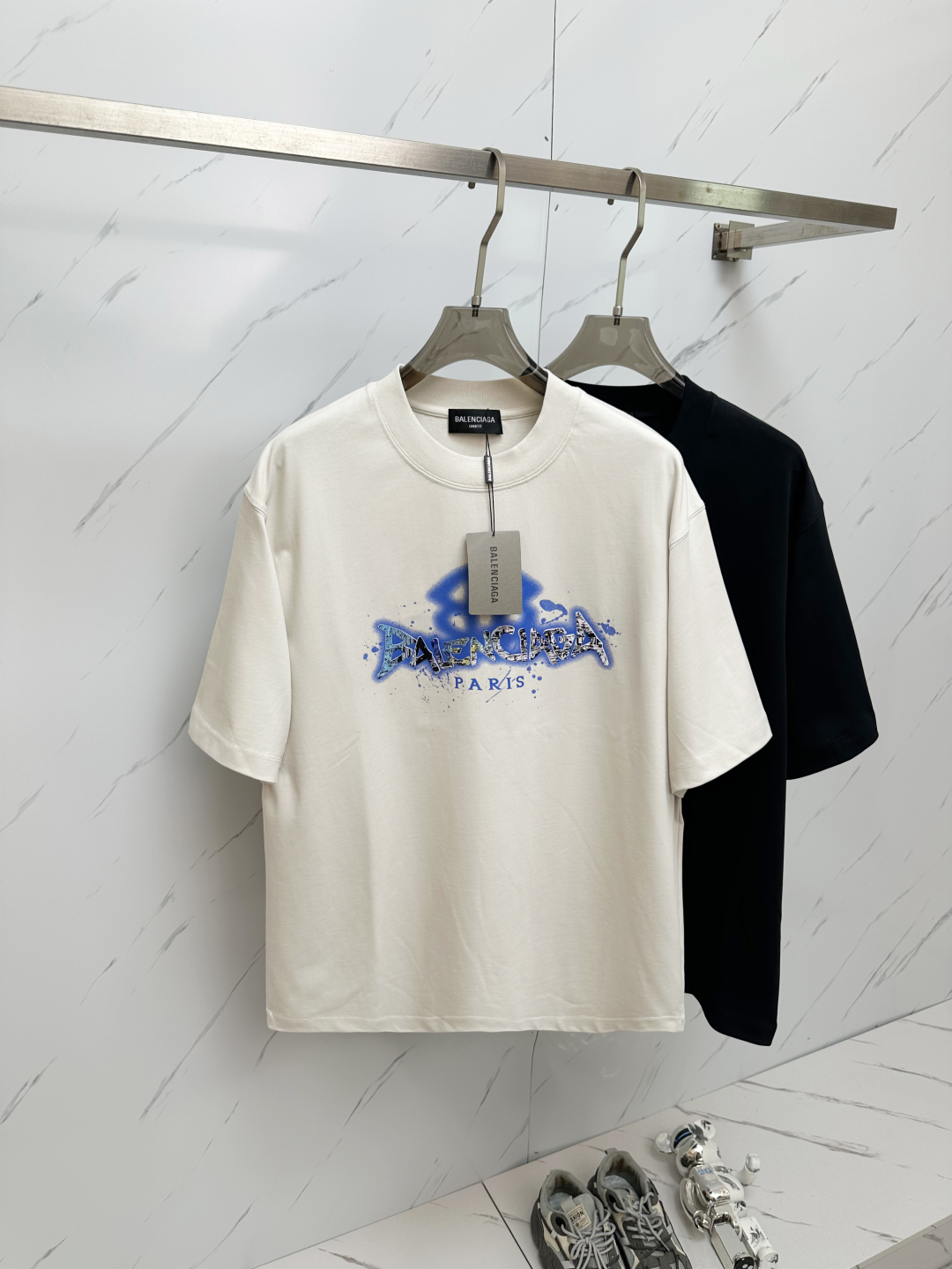Balenciaga Paris Graffiti T-Shirt Short Sleeve Casual Tee, Available in S-2XL 2 cmp i1748435889183 7022 0 0