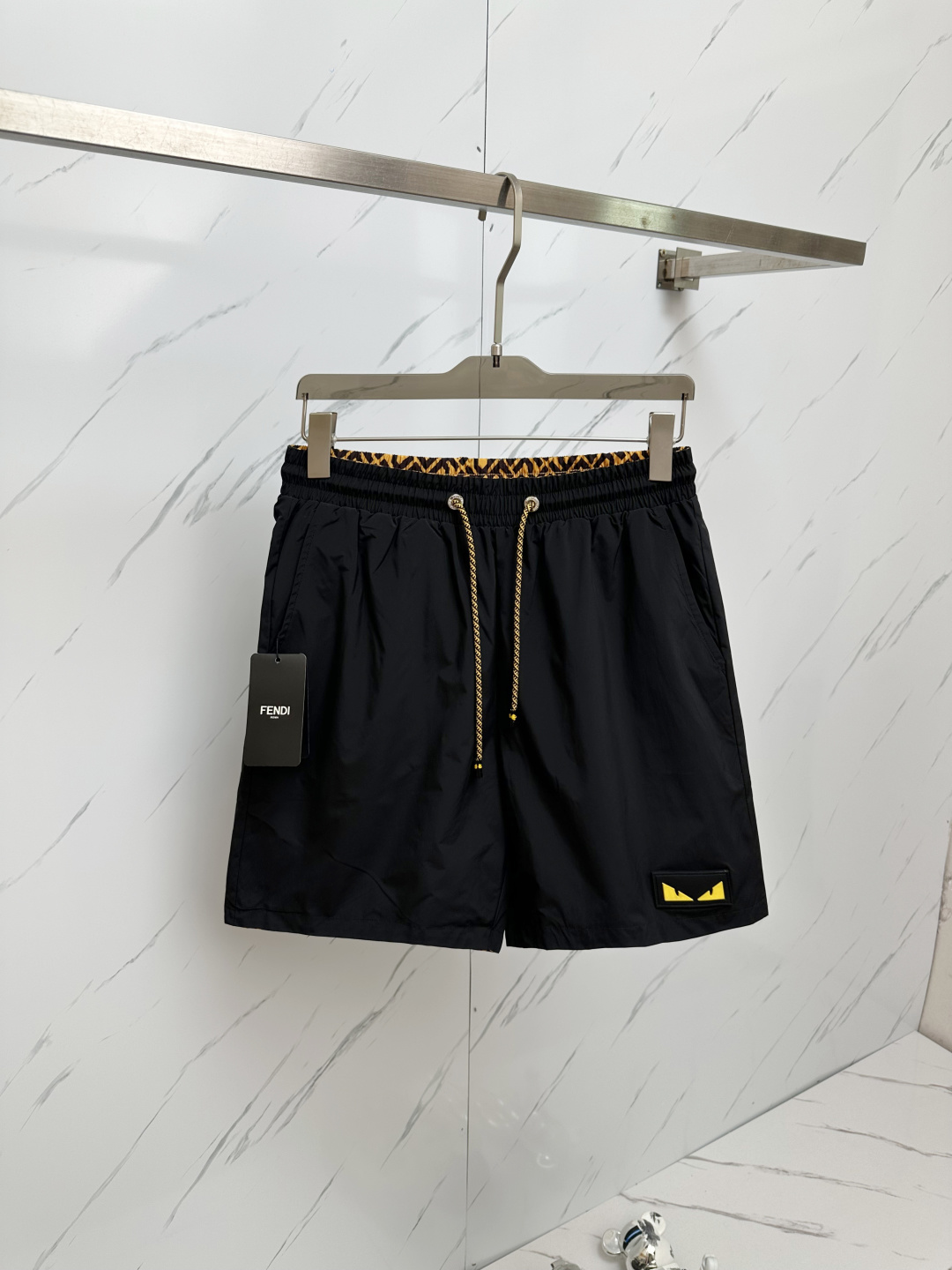 NO:474187,FD 2025 summer new men's casual shorts, high-end custom fabric breathable fabric, extremely breathable, elastic and comfortable, impeccable details, top-level auxiliary materials, original logo design concept, delicate and soft feel!  The upper body style is excellent!  Size M-XXXL, shorts,alexander wang19860909FD 2025夏季新款男士休闲短裤,高级定制面料透气面料 透气弹力舒适度极高,细节无可挑剔,顶级辅料配备,原版logo设计理念,手感细腻柔软！上身版型超赞！尺码M-XXXL,,shorts,alexander wang,Men's clothing