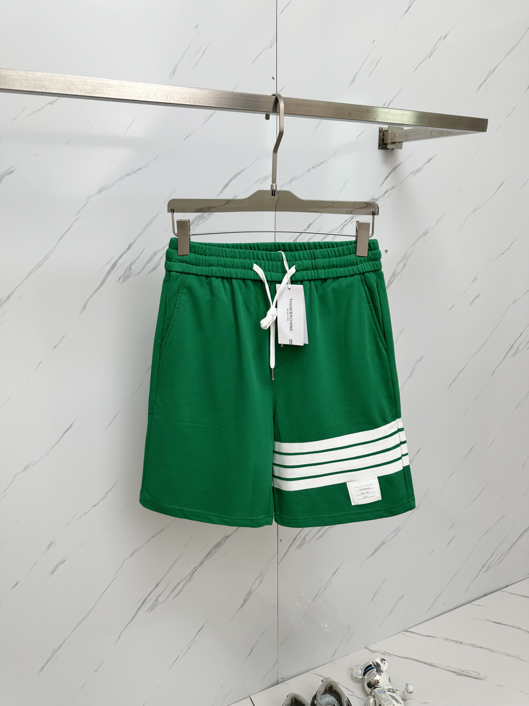 NO:474202,TB Burberry 2025 summer new men's casual shorts, high-end custom fabric breathable fabric, extremely breathable elastic and comfortable, impeccable details, top-level auxiliary materials, original logo design concept, delicate and soft feel!  The upper body style is excellent!  Size M-XXXL, burberry, shorts, alexander wang19860909TB 巴宝莉 2025夏季新款男士休闲短裤,高级定制面料透气面料 透气弹力舒适度极高,细节无可挑剔,顶级辅料配备,原版logo设计理念,手感细腻柔软！上身版型超赞！尺码M-XXXL,,burberry,shorts,alexander wang,Men's clothing