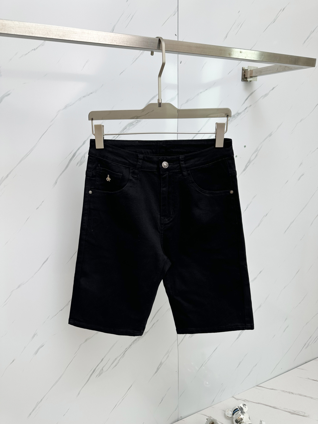 NO:424570,PRADA official website counter is available simultaneously, original singles, super stylish 5-point denim shorts Customized original washing denim fabric, unique design, top-grade printed craft letter pattern logo, original hardware and auxiliary decoration, extremely superior jeans, the materials and craftsmanship are extremely luxurious and exquisite, extremely high-end, handsome and stylish, recommended, size 29-38,,prada, shorts, jeans, alexander wang19860909PRADA 官网专柜同步有售,原单狠货,超级有范儿的一款5分牛仔短裤 定制原版水洗牛仔面料,独特设计,顶级印花工艺字母图案logo,原版五金辅料装饰,极为翘楚的一款牛仔裤,用料与工艺都极致奢华精湛,档次极高,上身帅气有型,推荐,码数29—38,,prada,shorts,jeans,alexander wang,Men's clothing