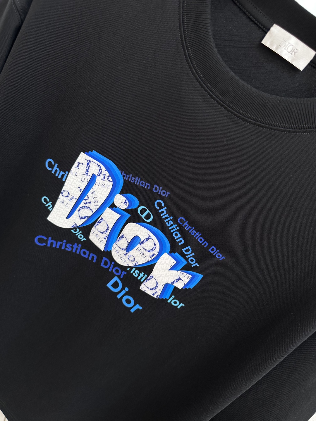 Dior Women's Short Sleeve T-Shirt | Comfortable and Stylish Top 6 cmp i1749383366315 323 0 4