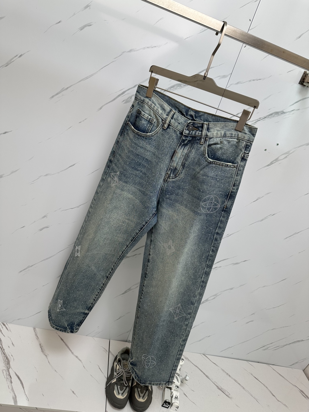 Louis Vuitton 25Ss Washed Denim Jeans - Comfortable, Breathable, and Stylish 7 cmp i1750161439760 2834 0 5