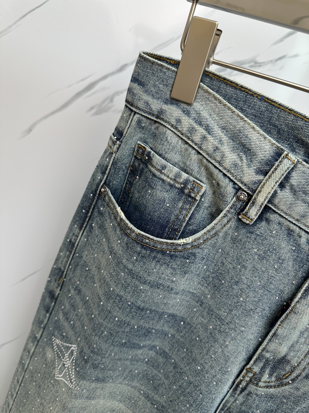 Louis Vuitton 25Ss Washed Denim Jeans - Comfortable, Breathable, and Stylish 6 cmp i1750161443633 5088 0 4