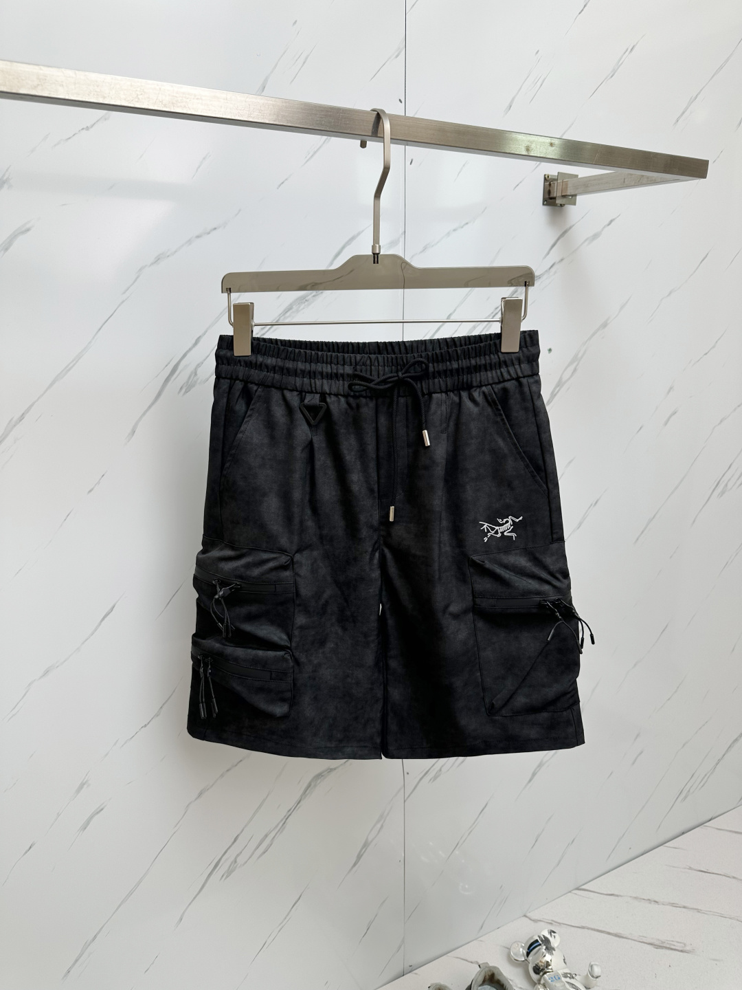 NO:488672,Bird Home New Spring and Summer Casual Shorts!  The official website is released simultaneously. Customized brand classic logo, customized fabric, excellent comfort, strong hand touch. Extremely recognizable, perfect quality craftsmanship. Size M-3XL, jil sander, shorts, alexander wang19860909鸟家 春夏新款休闲短裤！官网同步发售.定制品牌经典LOGO,定制面料,舒适度极好,手触感强烈.辨识度极高,完美品相工艺. 尺码M-3XL,,jil sander,shorts,alexander wang,Men's clothing