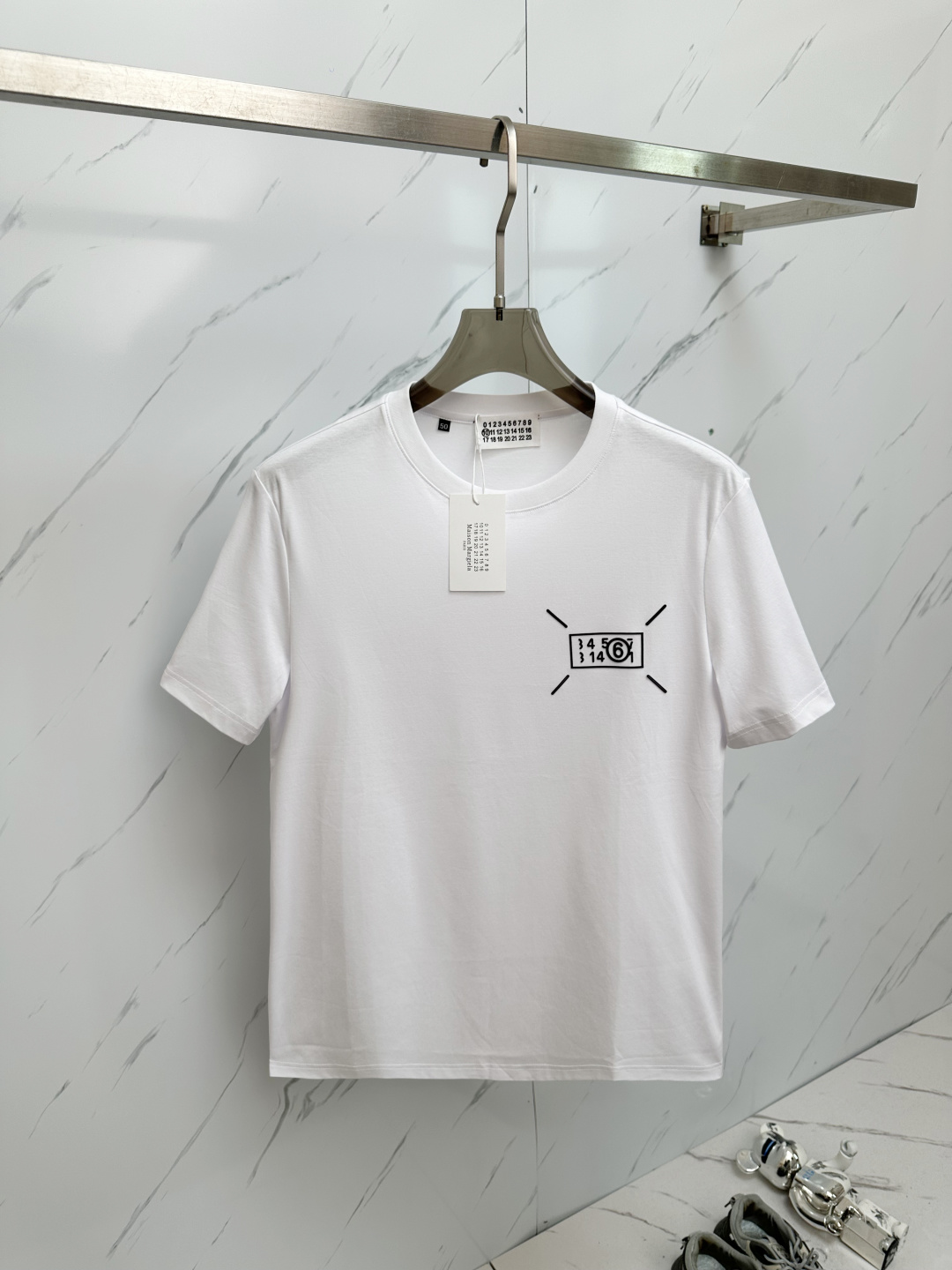 NO:443679,Majila Top quality new short-sleeved products!  Selected top-grade original fabrics, soft touch. Top imported private goods, fashionable design, trendy short-sleeved, undeniable quality, excellent effect on the upper body, the same style as the luxury official website!  Size 48-58,,masion margiela,T-shirt,alexander wang19860909马吉拉 顶级品质 款新品短袖！精选顶级原版面料,手感柔软.顶级进口私货,时尚设计潮流短袖,不失奢华 品质毋庸置疑 上身效果超赞,奢华官网同款！尺码48—58,,masion margiela,T-shirt,alexander wang,Men's clothing