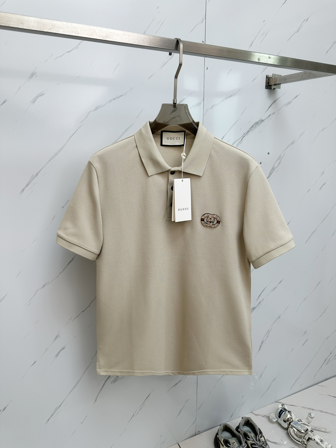 NO:483512,GUCCI's latest and most top version of Polo shirt short sleeves, the top quality. Jade silk has the best production process imported fabrics, unique design of the counter model, and imported high-end custom imported feel first-class!  !  Code number M-3XL, gucci, T-shirt, alexander wang19860909GUCCI 最新最顶级版本Polo衫短袖,最顶级的品质.玉蚕丝 顶级制作工艺进口面料,专柜款独特设计,采用进口高端订制进口手感一流！！码数M—3XL,,gucci,T-shirt,alexander wang,Men's clothing