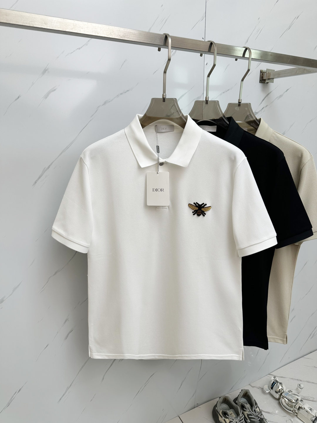 NO:483480,DIOR's latest and most top version of Polo shirt short sleeves, the top quality. Jade silk top production process imported fabrics, unique design of the counter model, imported high-end custom imported feel first-class!  !  Code number M-3XL, dior, T-shirt, alexander wang19860909DIOR 最新最顶级版本Polo衫短袖,最顶级的品质.玉蚕丝 顶级制作工艺进口面料,专柜款独特设计,采用进口高端订制进口手感一流！！码数M—3XL,,dior,T-shirt,alexander wang,Men's clothing