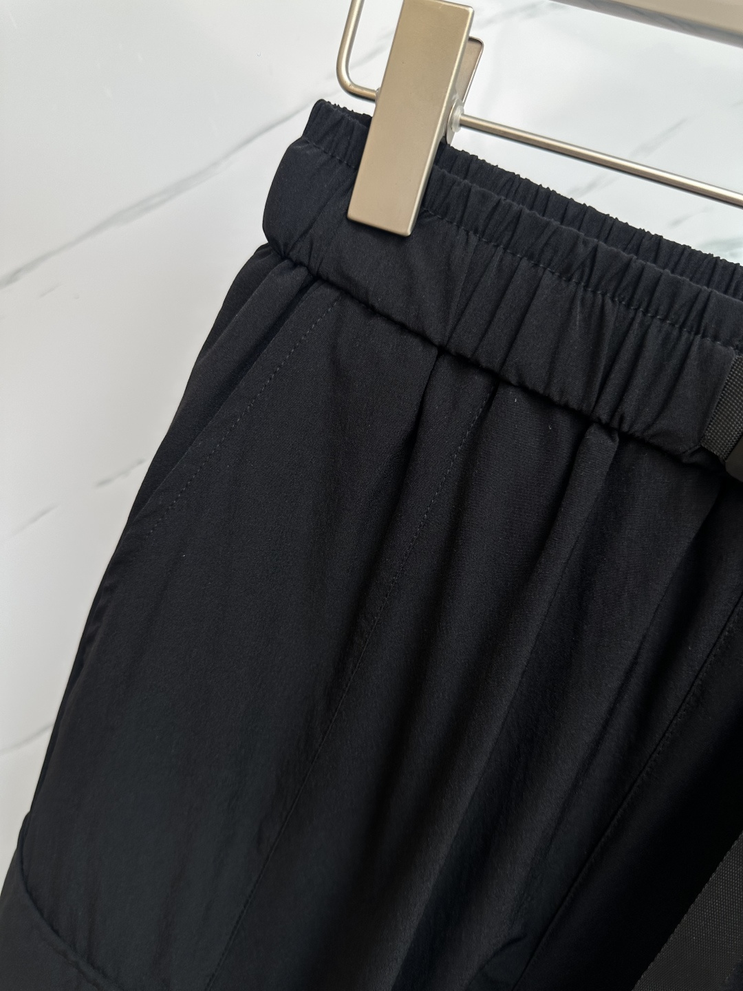 “New 2025 Bursting Pants: European Fabric, Original Hardware, Superb Quality, High Fashion” - 图片 3