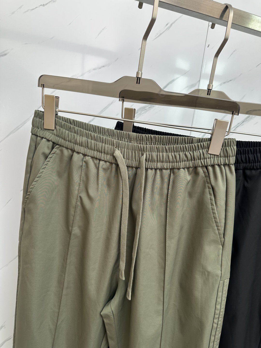 “European Fabric Bursting Pants: Cool, Comfy, High-Quality, Excellent Art, Sizes M-3XL” - 图片 2