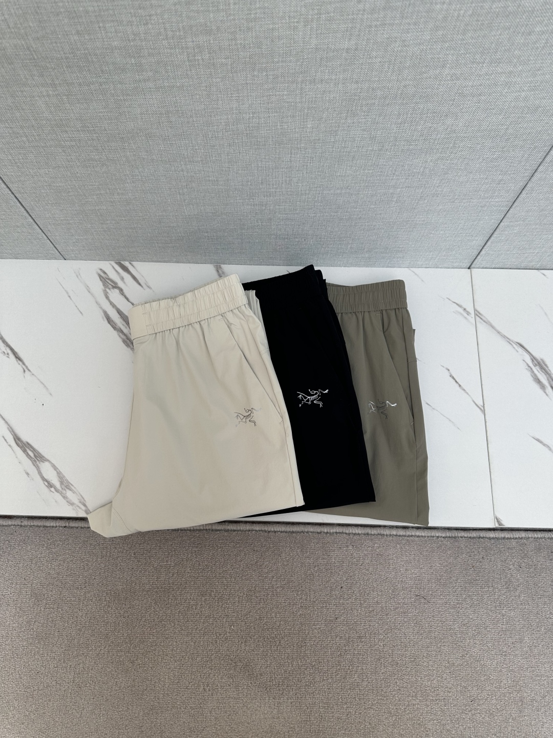 Arcteryx Men's Casual Pants - Elastic Fabric, Comfortable, Wrinkle-Resistant