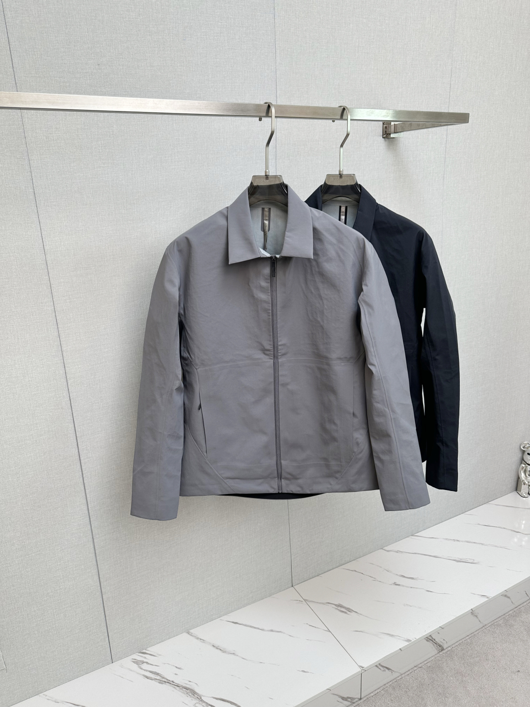 جاكيت Arcteryx عصري للرجال والنساء مقاوم للماء والرياح