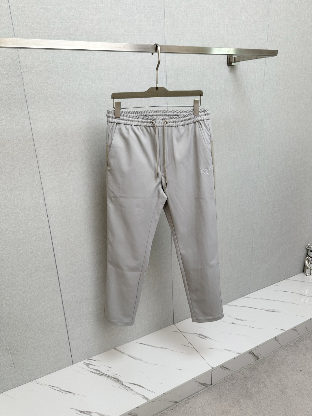 Pantalon de survêtement Arcteryx Automne/Hiver 25, Coupe Droite et Confort Extrême