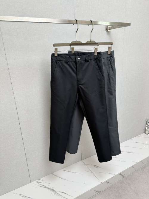 Men's Classic Fit Casual Pants - Italian Fabric, Versatile Style 1 Men's Classic Fit Casual Pants - Italian Fabric, Versatile Style