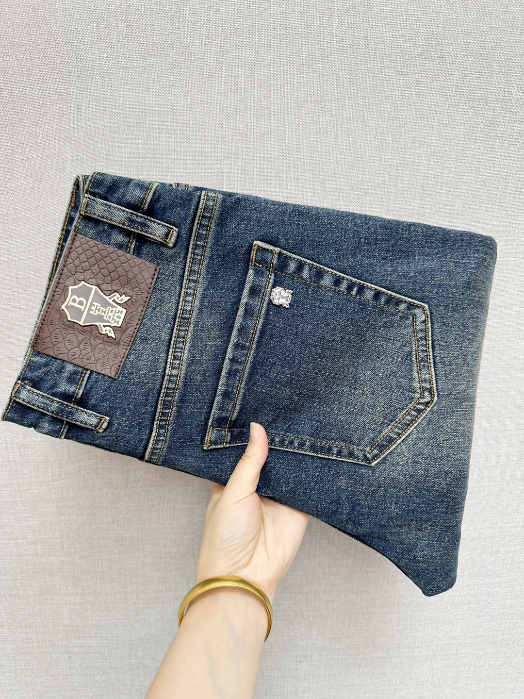 NO:522365,Original washing casual jeans, imported original washing elastic fabric, comfortable and elastic, unique design, super positive style, comfortable and breathable, extremely high grade, counter quality, handsome upper body, 29-38, jeans, alexander wang19860909原厂水洗休闲牛仔裤,进口原版水洗弹力面料,舒适有弹性,独特设计,版型超正,舒适透气,档次极高,专柜品质,上身帅气十足,码数29-38,,jeans,alexander wang,Men's clothing