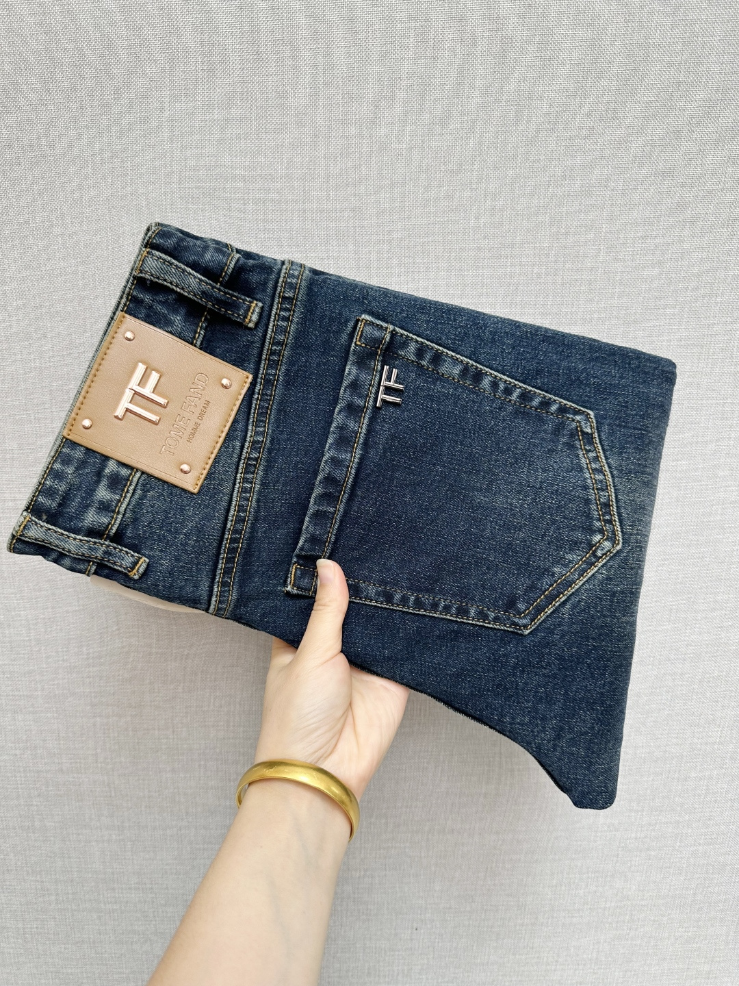 NO:522357,TF original wash casual jeans, imported original wash elastic fabric, comfortable and elastic, unique design, super positive style, comfortable and breathable, extremely high grade, counter quality, handsome upper body, 29-38,,tom ford, jeans, alexander wang19860909TF 原厂水洗休闲牛仔裤,进口原版水洗弹力面料,舒适有弹性,独特设计,版型超正,舒适透气,档次极高,专柜品质,上身帅气十足,码数29-38,,tom ford,jeans,alexander wang,Men's clothing