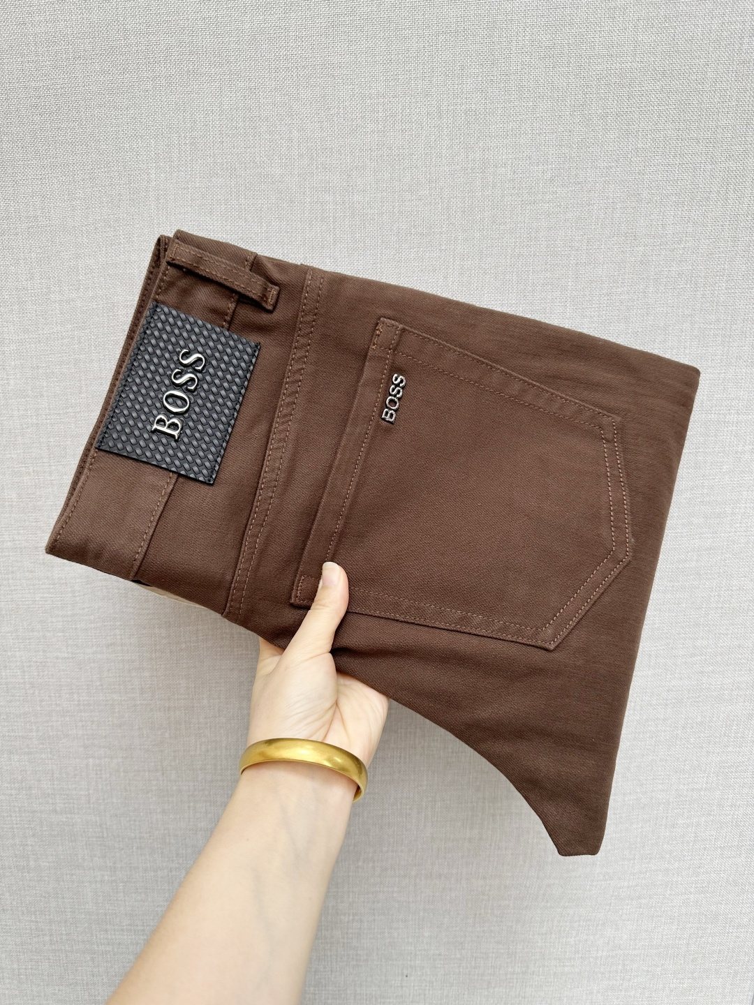 NO:522363,BOOS original water-washed casual jeans, imported original washing elastic fabric, comfortable and elastic, unique design, super positive style, comfortable and breathable, extremely high grade, counter quality, handsome upper body, 29-38, jeans, alexander wang19860909BOOS原厂水洗休闲牛仔裤,进口原版水洗弹力面料,舒适有弹性,独特设计,版型超正,舒适透气,档次极高,专柜品质,上身帅气十足,码数29-38,,jeans,alexander wang,Men's clothing