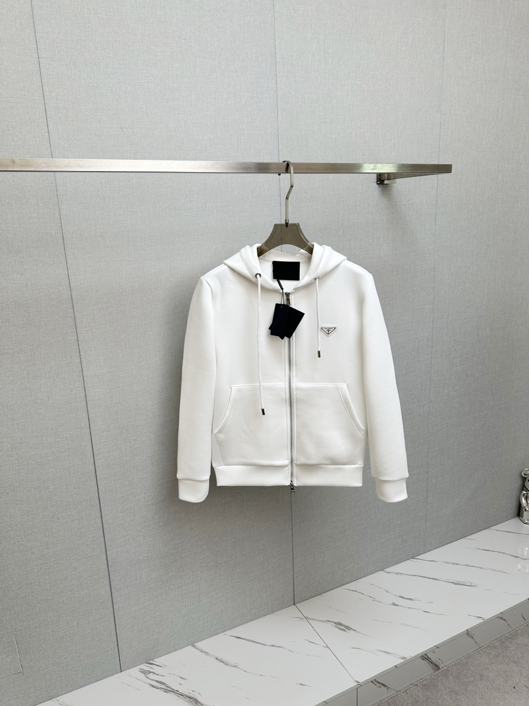 Veste Prada Automne-Hiver 2025 - Confort et Luxe Italien
