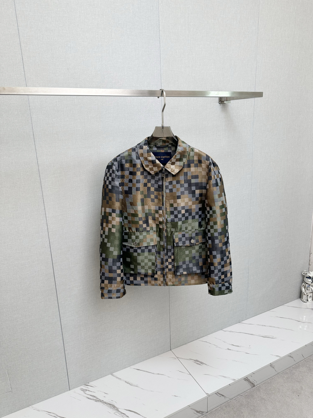 NO:517431,LV new jacket jacket official website synchronized hot products Channel goods High-end customization Quality can stand any form of inspection and give you a unique upper body experience!  All have undergone strict selection process, customized original auxiliary materials, fashionable and versatile trend. The upper body is elegant and handsome, full of personality, and a new visual sense. 48-56,,louis vuitton,jackets & coats,jackets & coats,alexander wang19860909LV 新款 夹克 外套官网同步爆款 渠道货 高端定制 品质经得起任何形式检验,赋予你与众不同的上身体验！均经过严格的挑选工序,定制原版辅料,时尚百搭潮 上身优雅帅气, 个性十足,焕然一新的即视感 48—56,,louis vuitton,jackets & coats,jackets & coats,alexander wang,Men's clothing