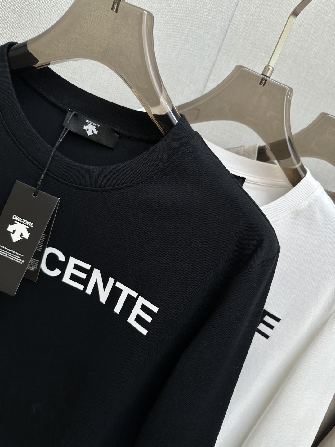 Men's Descente Long Sleeve T-Shirt Comfortable and Breathable Logo Design 5 cmp i1757073171670 9704 0 3