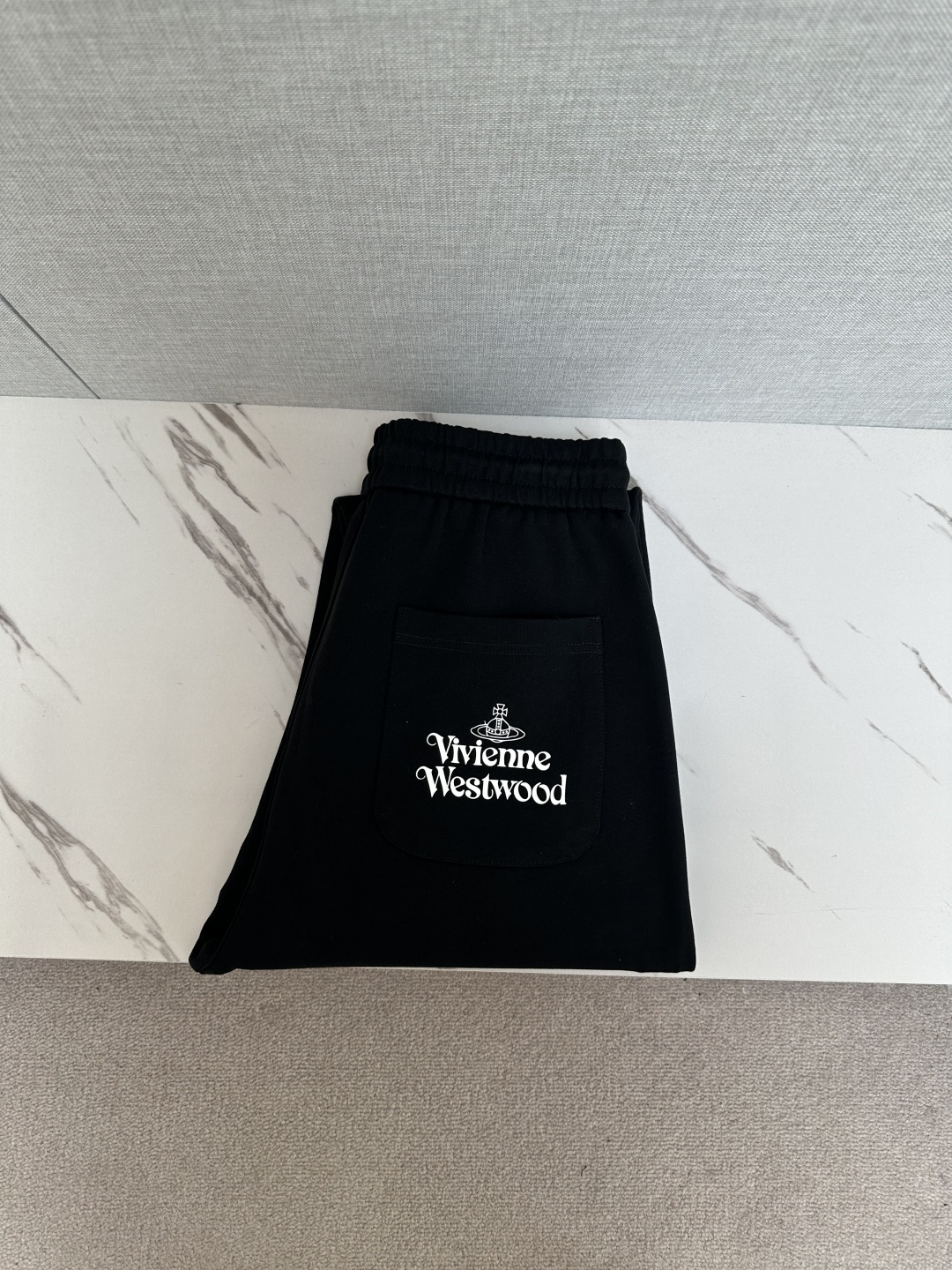 NO:565438,Super popular casual pants, soft, comfortable and textured, with original hardware accessories, very cool and exquisite details, the upper body effect is super amazing, trendy and versatile. It is made with exquisite fabrics to show the excellent and high-end style. A must-have style!  Definitely one worth owning!  Size S—XL,,alexander wang19860909超火爆休闲裤,柔软舒适有质感,原版五金配件,非常炫酷细节处理精致,上身效果超级无敌赞,潮流百搭.尚选面料匠心而制 彰显卓越臻品风范 必备款式！绝对值得拥有的一条！尺码S—XL,,alexander wang,Men's clothing