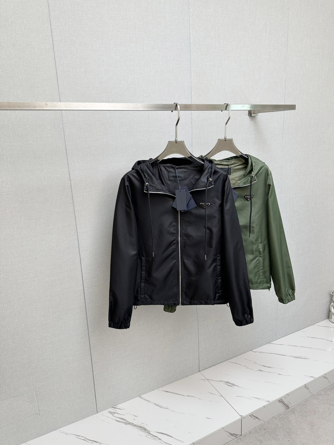 Veste Prada Automne/Hiver 2025 - Élégance et confort italiens