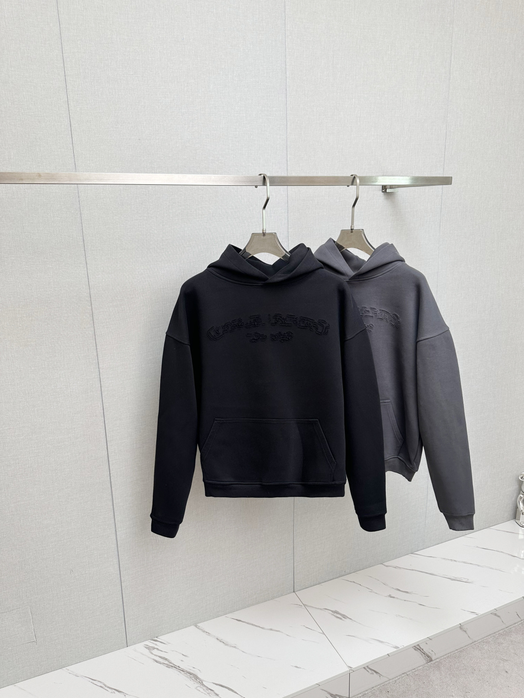 NO:541456,Crowxin 2025ss autumn and winter new products, long-sleeved hooded sweatshirt, classic logo design, versatile style, released simultaneously on the official website, customized fabric, soft and delicate, comfortable and breathable, extremely skin-friendly, perfectly interpreting the brand's fashion trend!  Men’s wardrobe are indispensable, and they are low-key designs and must-haves. Dears, please buy them quickly!  Code number M-3XL, Chrome hearts, hoodie, sweatshirts, hats, alexander wang19860909克罗心 2025ss秋冬新品 长袖连帽卫衣 经典Logo设计,百搭款 官网同步发售 定制面料,柔软细腻 舒适透气,亲肤感极高,完美诠释出品牌的时尚潮流！男人的衣柜都少不了基础 是低调的设计 必备款,亲们赶紧入手！码数M-3XL,,chrome hearts,hoodie,sweatshirts,hats,alexander wang,Men's clothing