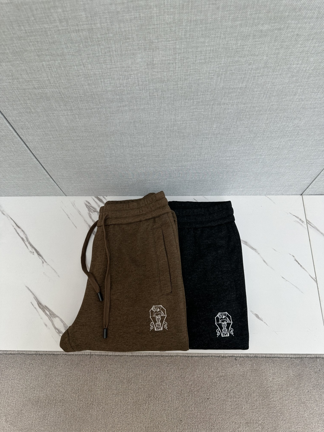 NO:539428,Bc Wool Pants Exclusive first-time high-end original single-quality old-fashioned straight-leg casual pants. The quality control of straight-leg pants is a must-have!  Custom cashmere has a high-end color tones. The imported fabric has an invincible texture!  The Swiss machine needle turning technology is simple and atmospheric!  A must-have high-end stacked item for white and rich beauty!  The classic style is tall and slim!  Elegant and versatile, not picky, M-3XL., alexander wang19860909Bc 羊毛裤 独家首发高端原单品质老钱风直筒休闲裤 直筒裤品质控必入！定制羊绒很高级的色调.进口面料质感无敌赞！瑞士机翻针工艺简洁大气！白富美必备高级叠搭单品！经典版型上身高挑又显瘦！优雅百搭不挑人,M-3XL.,,alexander wang,Men's clothing