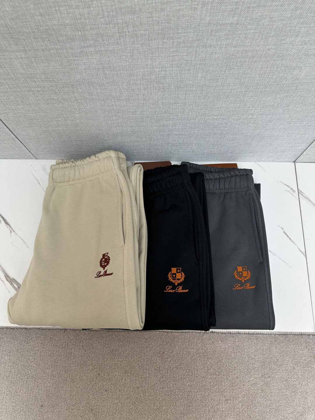 NO:565465,LP super popular casual pants, soft, comfortable and textured, with original hardware accessories, very cool and exquisite details, the upper body effect is super amazing, trendy and versatile. Made with exquisite fabrics, it shows the excellent and high-end style. A must-have style!  Definitely one worth owning!  Size M—4XL,,loro piana,alexander wang19860909LP 超火爆休闲裤,柔软舒适有质感,原版五金配件,非常炫酷细节处理精致,上身效果超级无敌赞,潮流百搭.尚选面料匠心而制 彰显卓越臻品风范 必备款式！绝对值得拥有的一条！尺码M—4XL,,loro piana,alexander wang,Men's clothing