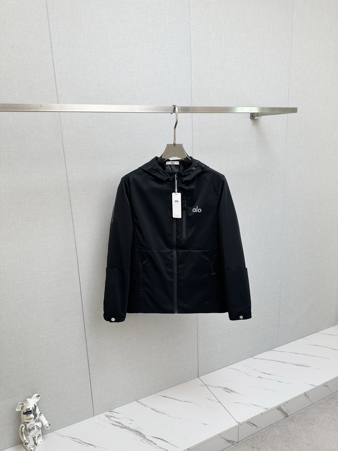 NO:567166,ALO's new jackets and coats are hot-selling products at the same time on the official website. Channel products are high-end customized. The quality can withstand any form of inspection, giving you a unique upper body experience!  All have gone through a strict selection process and are customized with original accessories. They are fashionable and versatile. The upper body is elegant and handsome, full of personality, and has a brand-new visual sense. M—3XL,,jackets & coats,jackets & coats,alexander wang19860909ALO 新款 夹克 外套官网同步爆款 渠道货 高端定制 品质经得起任何形式检验,赋予你与众不同的上身体验！均经过严格的挑选工序,定制原版辅料,时尚百搭潮 上身优雅帅气, 个性十足,焕然一新的即视感 M—3XL,,jackets & coats,jackets & coats,alexander wang,Men's clothing