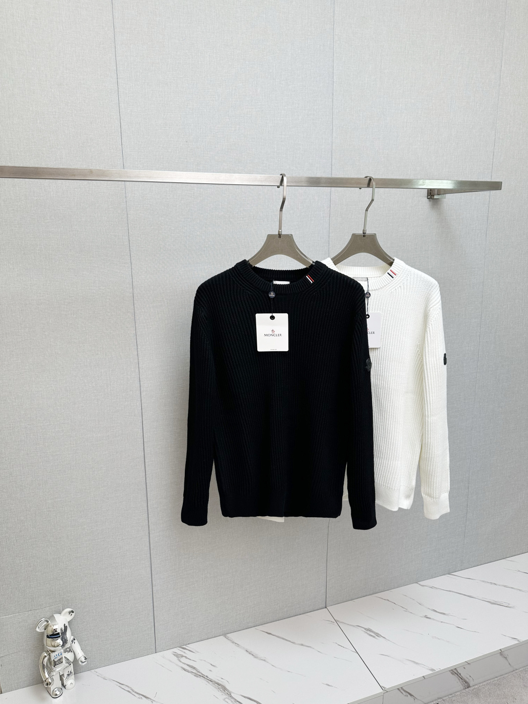 NO:569298,MO's hot new product 2025 autumn and winter new wool sweater. The brand's classic, simple and elegant brand knitted wool sweater, made of imported New Zealand sheep wool. Soft, delicate and very comfortable. The design is very simple, dear friends, hurry up and get it!  Sizes S—XL,,sweaters,alexander wang19860909MO 新品爆款 2025秋冬新品羊毛毛衣 品牌经典简约大气品牌针织羊毛毛衣,采用进口新西兰绵羊毛.柔软细腻 非常舒服 .设计非常的简洁,亲们赶紧入手！尺码S—XL,,sweaters,alexander wang,Men's clothing