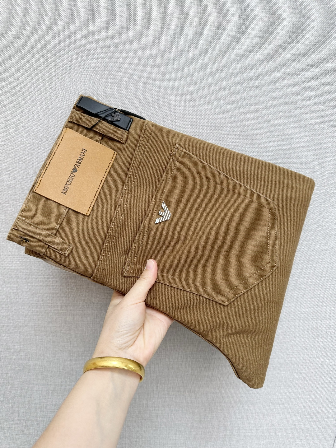 NO:597372,Amani's official website counters are available at the same time, original items, super stylish jeans, customized original washed denim fabric, unique design, top-notch printing technology letter pattern logo, original hardware accessories decoration, an extremely outstanding pair of jeans, the materials and craftsmanship are extremely luxurious and exquisite, extremely high-grade, handsome and stylish upper body, recommended, size 29-38, jeans, alexander wang19860909Amani 官网专柜同步有售,原单狠货,超级有范儿的一款牛仔裤,定制原版水洗牛仔面料,独特设计,顶级印花工艺字母图案logo,原版五金辅料装饰,极为翘楚的一款牛仔裤,用料与工艺都极致奢华精湛,档次极高,上身帅气有型,推荐,码数29—38,,jeans,alexander wang,Men's clothing