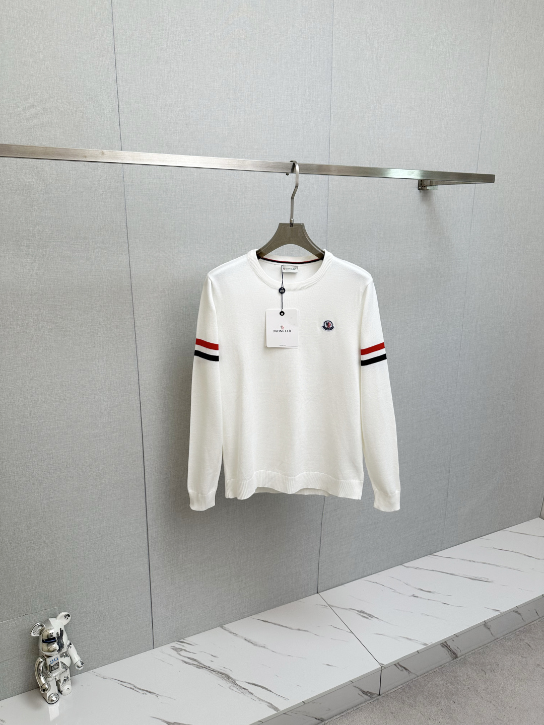 NO:615209,MO 2025 new sweater, logo design on the chest!  Trading company channels are rare and available on the official website simultaneously!  Autumn and winter series classic design!  This sweater is made of imported knitted wool!  The soft and dense terry texture makes it breathable and comfortable to wear next to the skin. The color is beautiful, eye-catching and fashionable. The unique pattern will definitely make you stand out in the crowd!  Casual cut design!  The upper body effect is age-reducing and versatile, and it can be easily worn as a daily casual wear. Sizes M-3XL,,sweaters,alexander wang19860909MO 2025新款毛衣,胸前logo设计！贸易公司渠道稀出,同步官网发售！秋冬系列经典设计！此款毛衣甄选客供进口针织羊毛材质！柔软绵密的毛圈肌理,贴身穿着透气亲肤舒适,色彩靓丽、吸睛时髦度爆棚,与众不同的图案绝对可以让你在人群中出彩万分！休闲版型裁剪设计！上身效果减龄又百搭,轻松Get起日常休闲穿搭.尺码M-3XL,,sweaters,alexander wang,Men's clothing