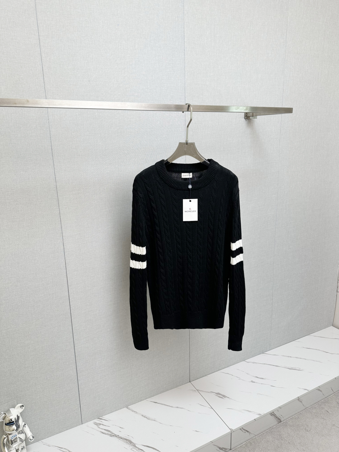 Wool-Blend Knit Sweater with Logo Design, Fashionable and Comfortable to Wear 2 cmp i1761131280467 4030 0 0