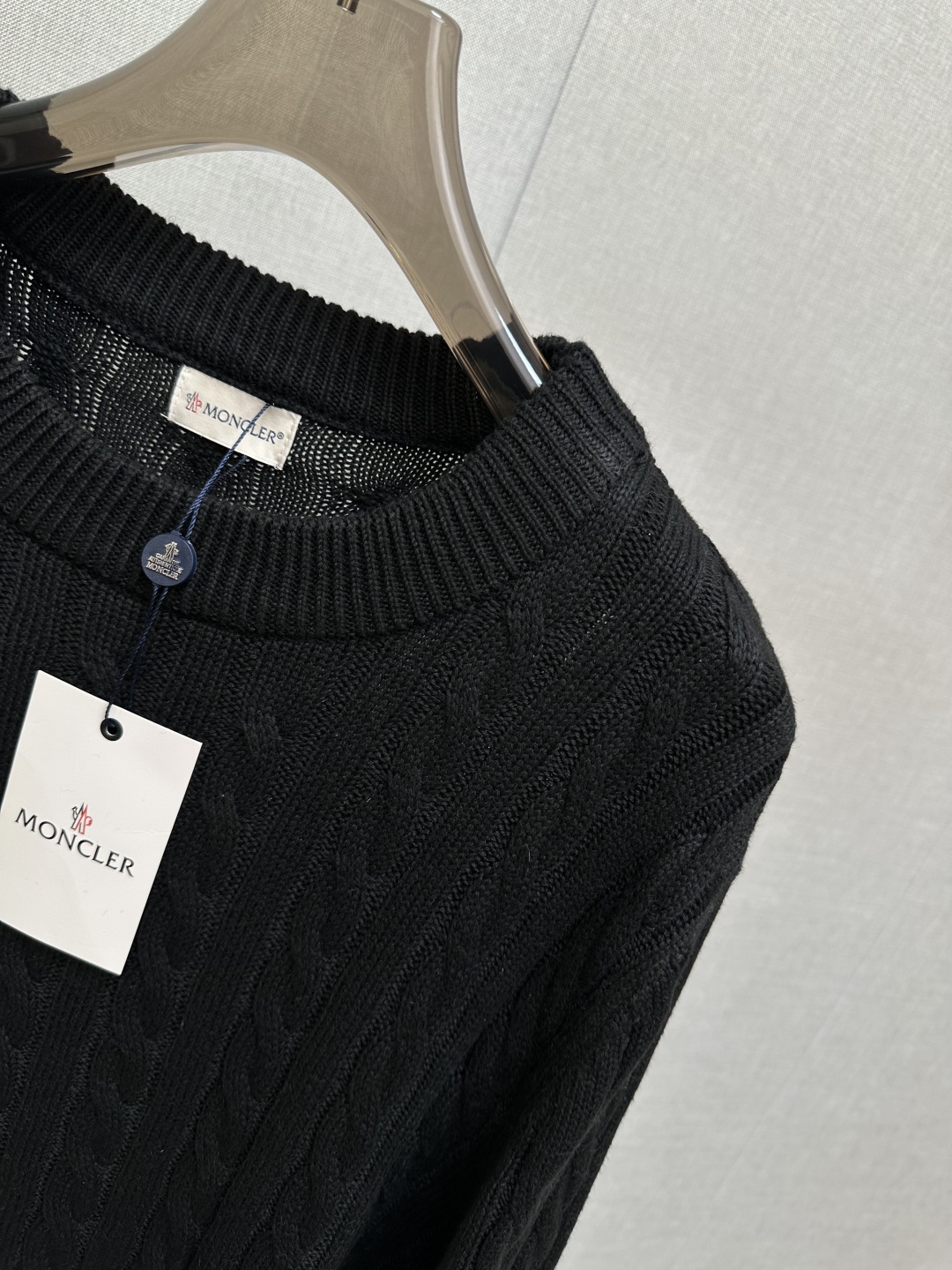 Wool-Blend Knit Sweater with Logo Design, Fashionable and Comfortable to Wear 5 cmp i1761131280662 7433 0 3