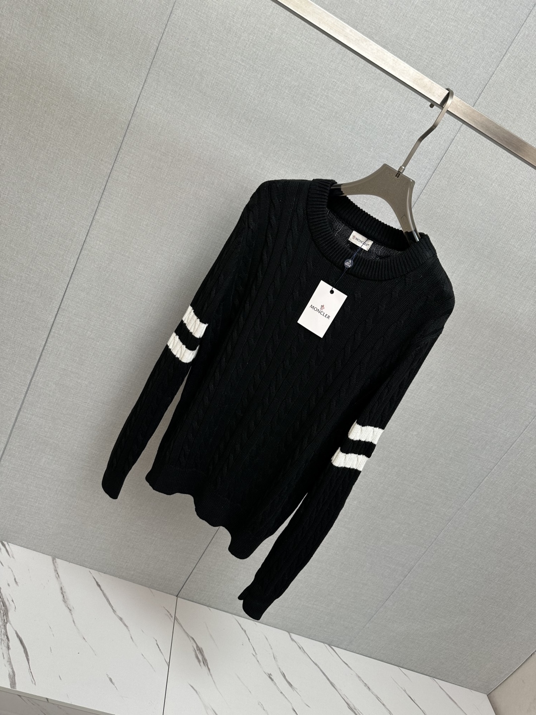 Wool-Blend Knit Sweater with Logo Design, Fashionable and Comfortable to Wear 7 cmp i1761131282389 3925 0 5