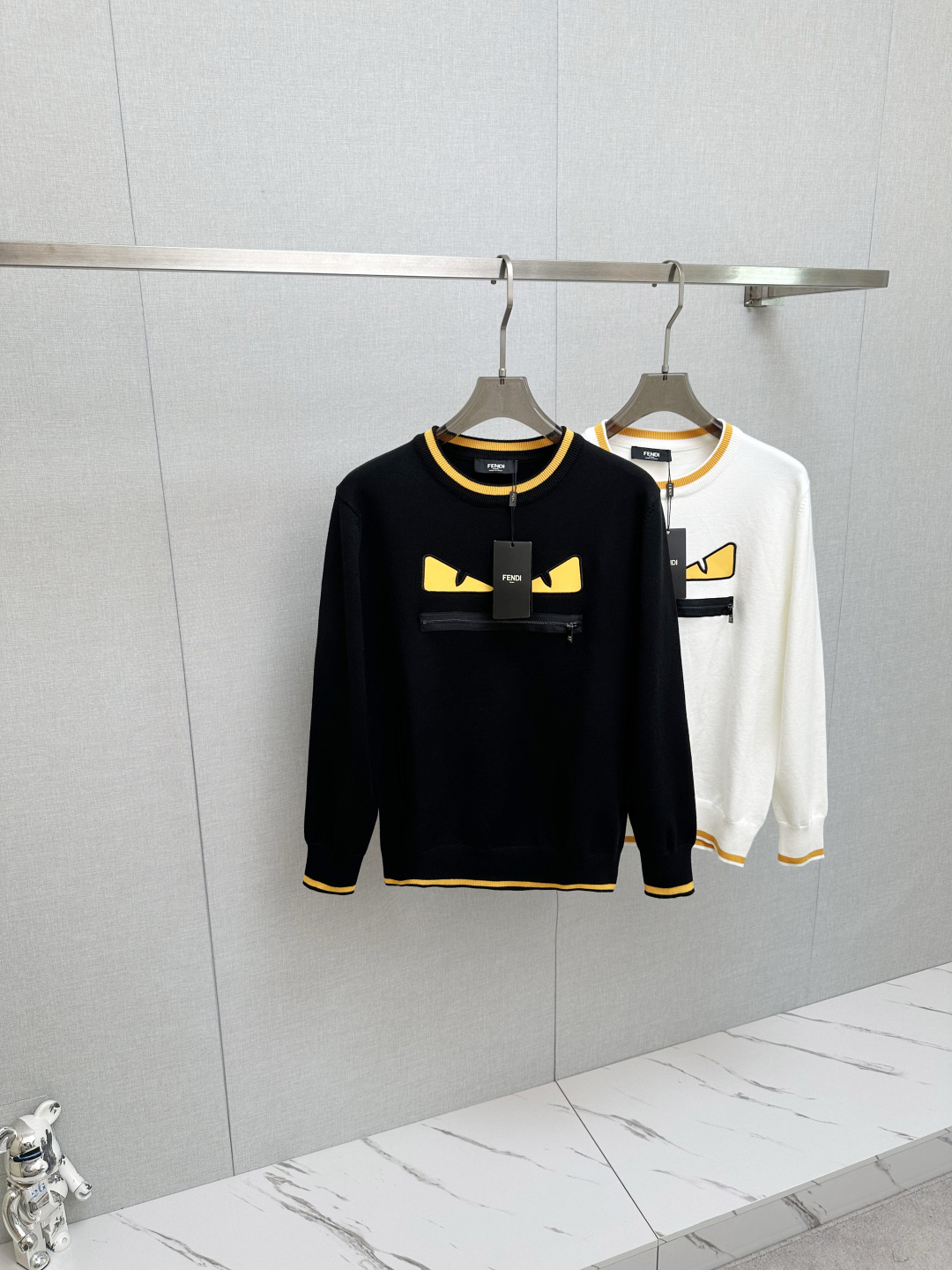 NO:597385,2025 FD new popular SS autumn and winter new sweater. Classic, simple and elegant brand pattern design knitted sweater, made of imported New Zealand sheep wool. Soft, delicate and very comfortable. The design is very simple, dear friends, hurry up and get it!  Size M—3XL,,sweaters,alexander wang198609092025 FD 新款爆款ss秋冬新品毛衣 经典简约大气品牌图案设计针织毛衣,采用进口新西兰绵羊毛.柔软细腻 非常舒服 .设计非常的简洁,亲们赶紧入手！尺码M—3XL,,sweaters,alexander wang,Men's clothing