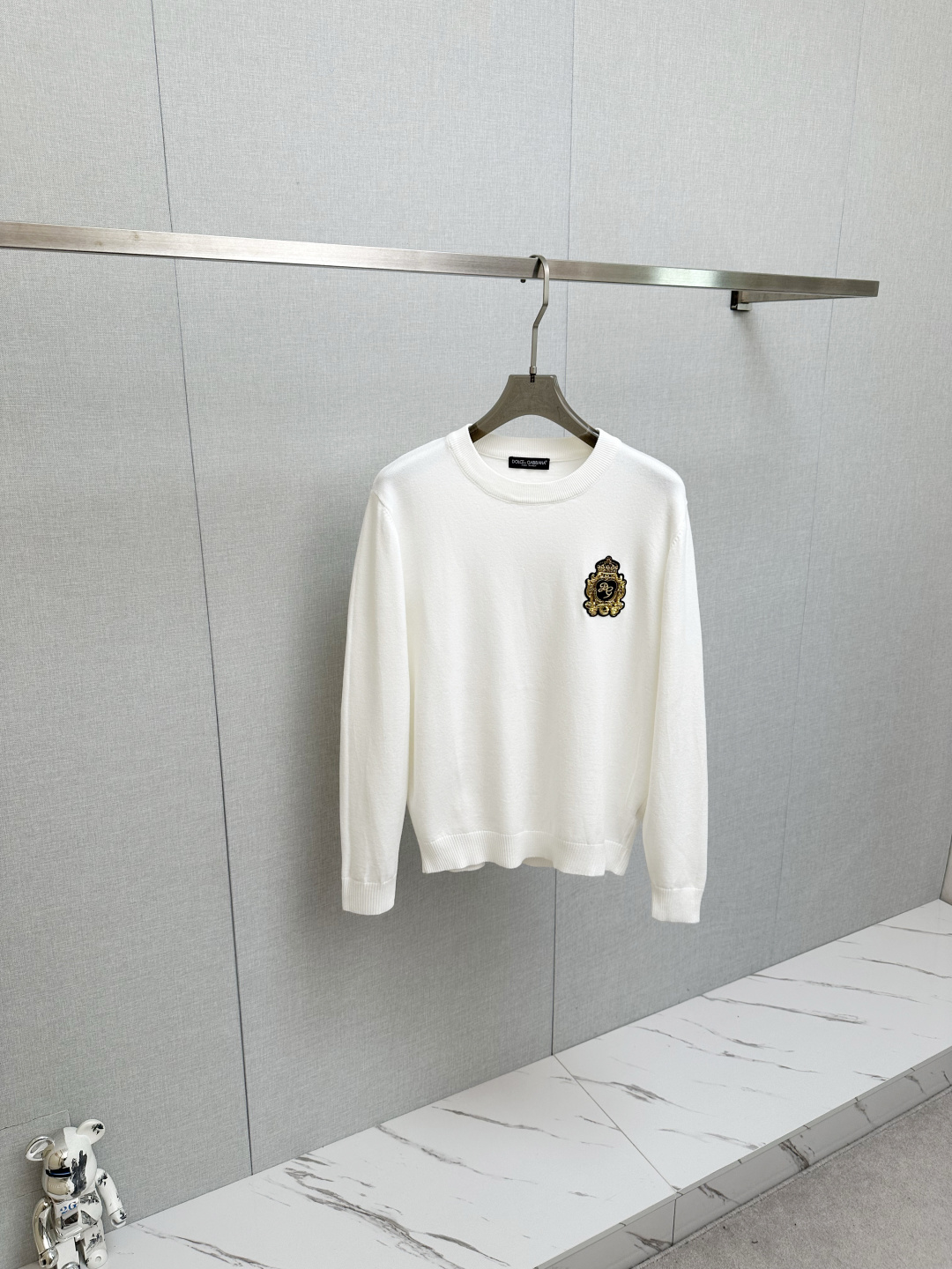 NO:623969,DG new sweater, logo design on the chest!  Trading company channels are rare and available on the official website simultaneously!  Autumn and winter series classic design!  This sweater is made of imported knitted wool!  The soft and dense terry texture makes it breathable and comfortable to wear next to the skin. The color is beautiful, eye-catching and fashionable. The unique pattern will definitely make you stand out in the crowd!  Casual cut design!  The upper body effect is age-reducing and versatile, and it can be easily worn as a daily casual wear. Sizes M-3XL,,sweaters,alexander wang19860909DG 新款毛衣,胸前logo设计！贸易公司渠道稀出,同步官网发售！秋冬系列经典设计！此款毛衣甄选客供进口针织羊毛材质！柔软绵密的毛圈肌理,贴身穿着透气亲肤舒适,色彩靓丽、吸睛时髦度爆棚,与众不同的图案绝对可以让你在人群中出彩万分！休闲版型裁剪设计！上身效果减龄又百搭,轻松Get起日常休闲穿搭.尺码M-3XL,,sweaters,alexander wang,Men's clothing